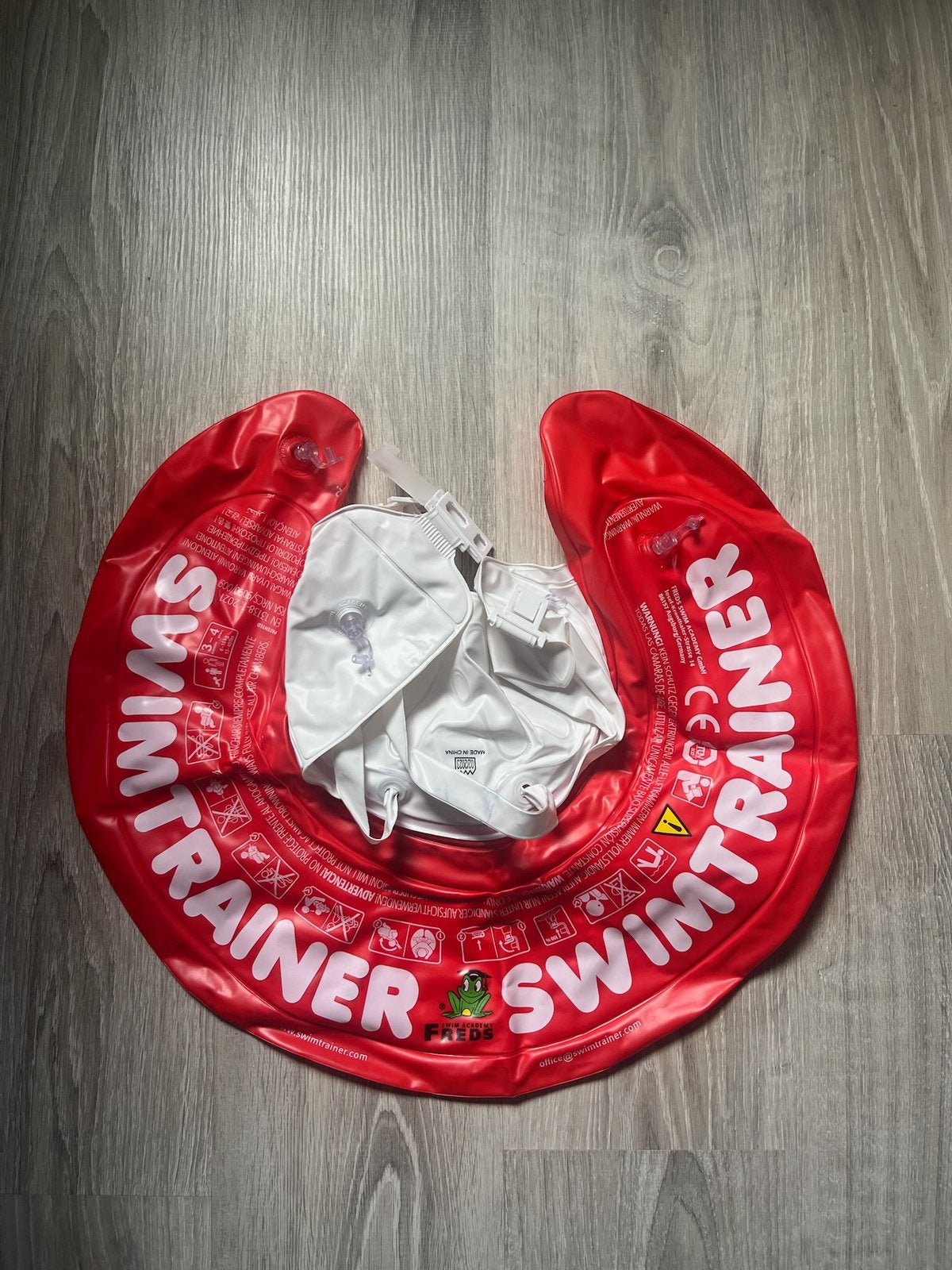 Twee zwembandjes swimtrainer 6-18 kg, Ophalen, Jongetje of Meisje, One size, Zo goed als nieuw