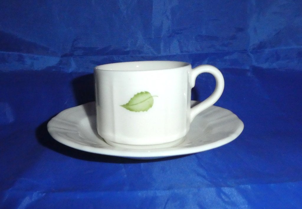 Royal Doulton Hallmark espresso kop en schotels, Ophalen of Verzenden, Zo goed als nieuw, Overige stijlen, Kop(pen) en/of Schotel(s)