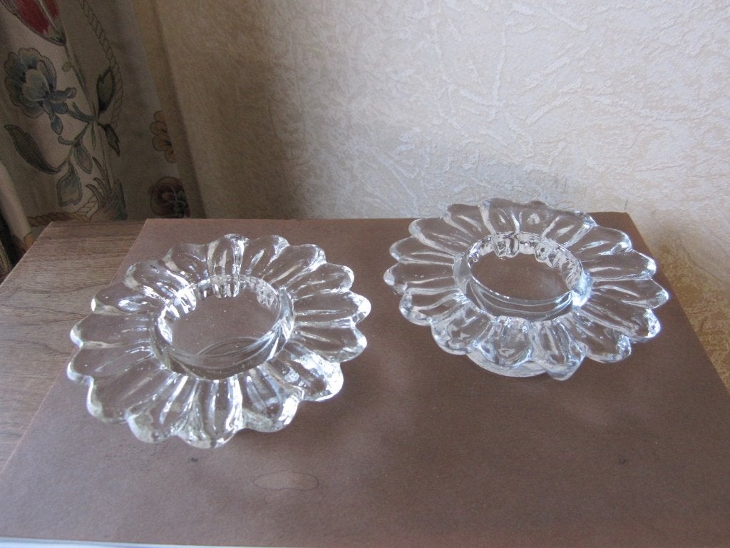 Twee vintage tealicht houders - sunflower tealight holders, Ophalen of Verzenden, Zo goed als nieuw, Glas, Waxinelichthouder