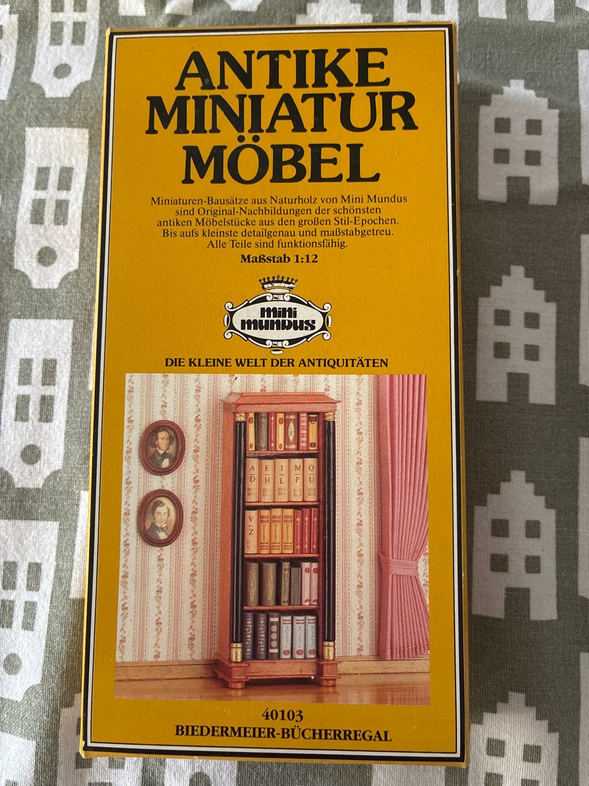 Mini Mundus Biedermeier Boekenrek Miniatuur Bouwpakket, Verzamelen, Poppenhuizen en Toebehoren, Ophalen of Verzenden, Nieuw, Overige typen