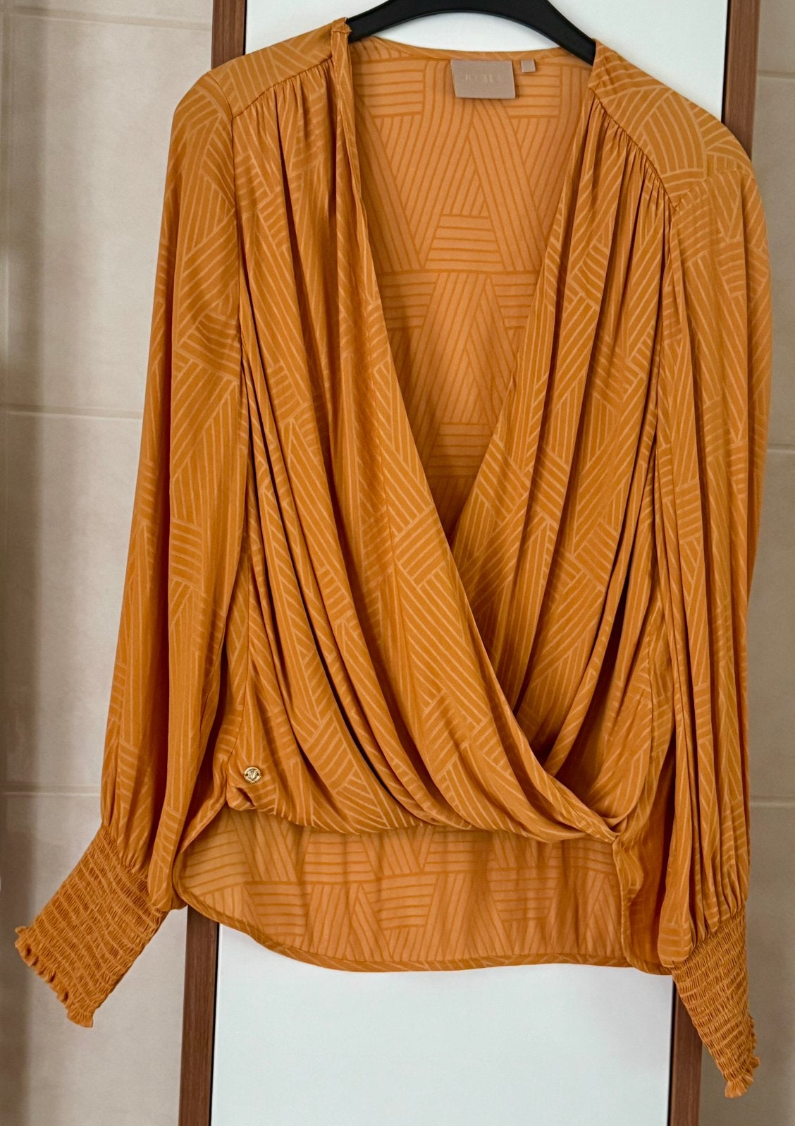 Mooie mosterdgele blouse van Josh V - maat L., Kleding | Dames, Maat 38/40 (M), Geel, Ophalen of Verzenden, Zo goed als nieuw
