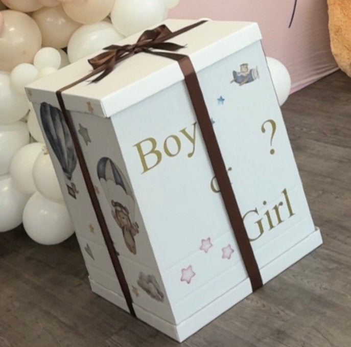 Gender reveal doos. Boy or girl, Hobby en Vrije tijd, Ophalen, Zo goed als nieuw, Versiering, Geboorte of Huwelijk