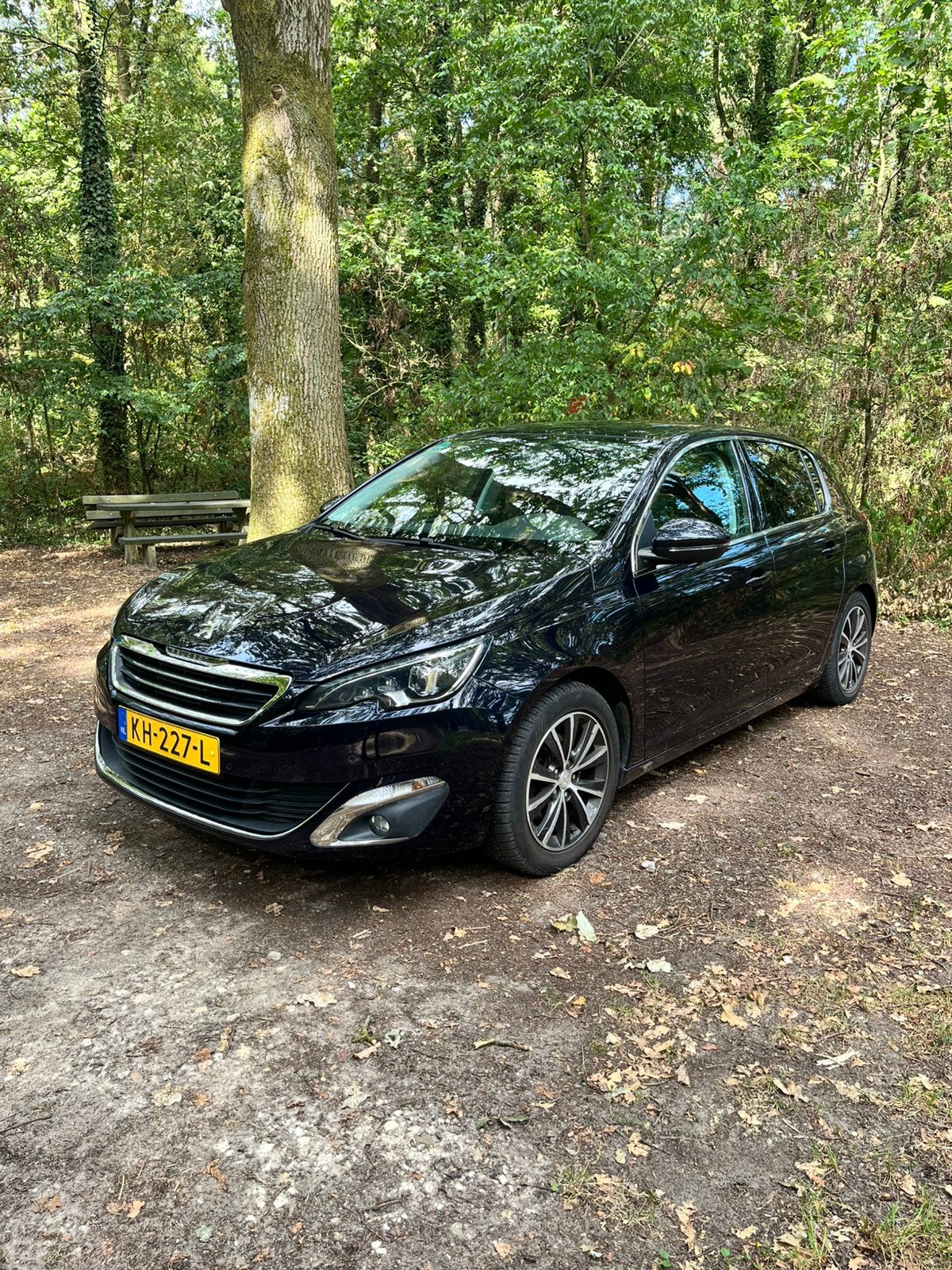 Peugeot 308 1.2 130PK 2016, Auto's, Voorwielaandrijving, Zwart, Blauw, 49 €/maand