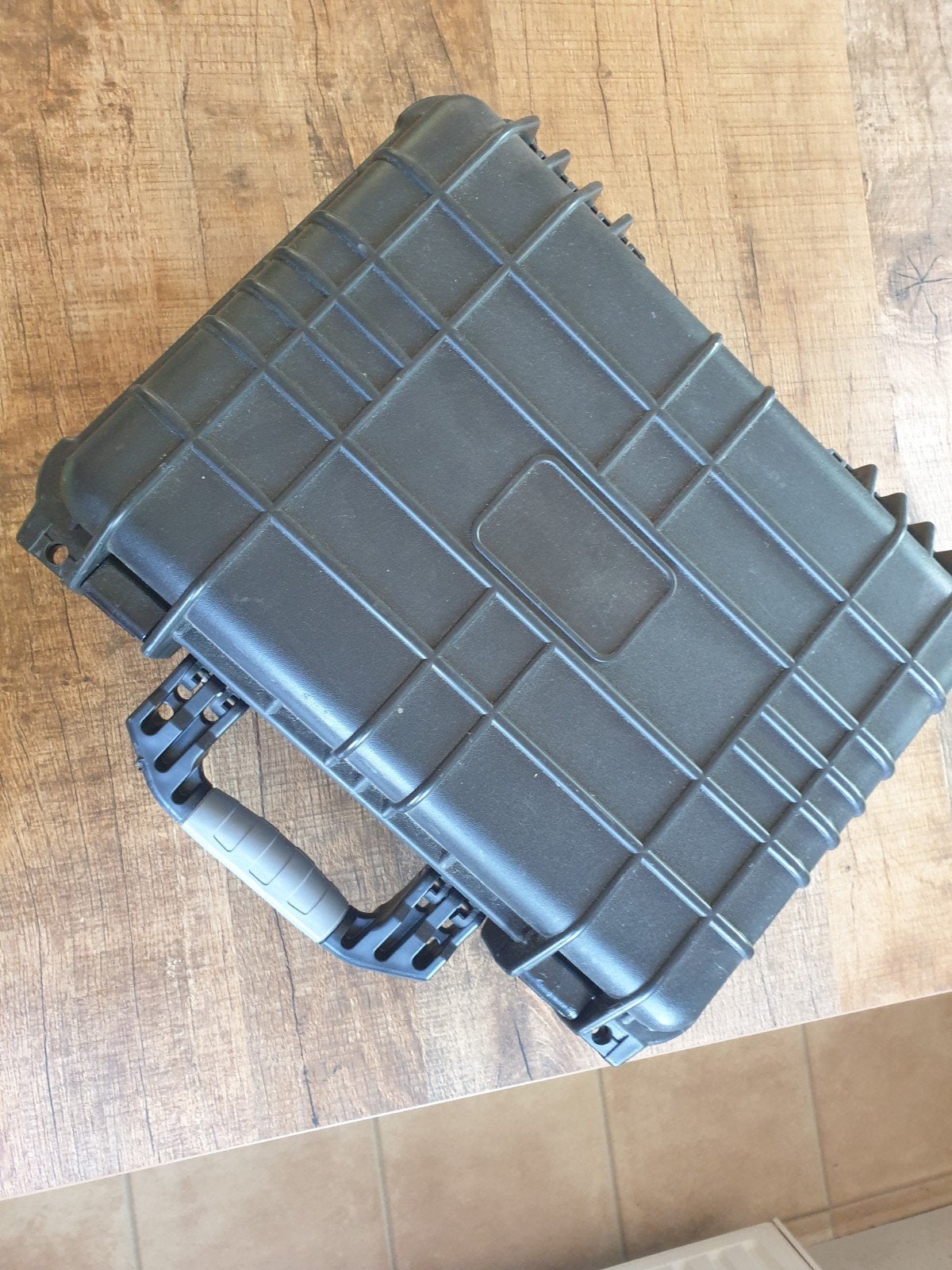 Robuuste Zwarte Koffer met Schuiminterieur, Gebruikt, 50 tot 60 cm, Hard kunststof, Slot