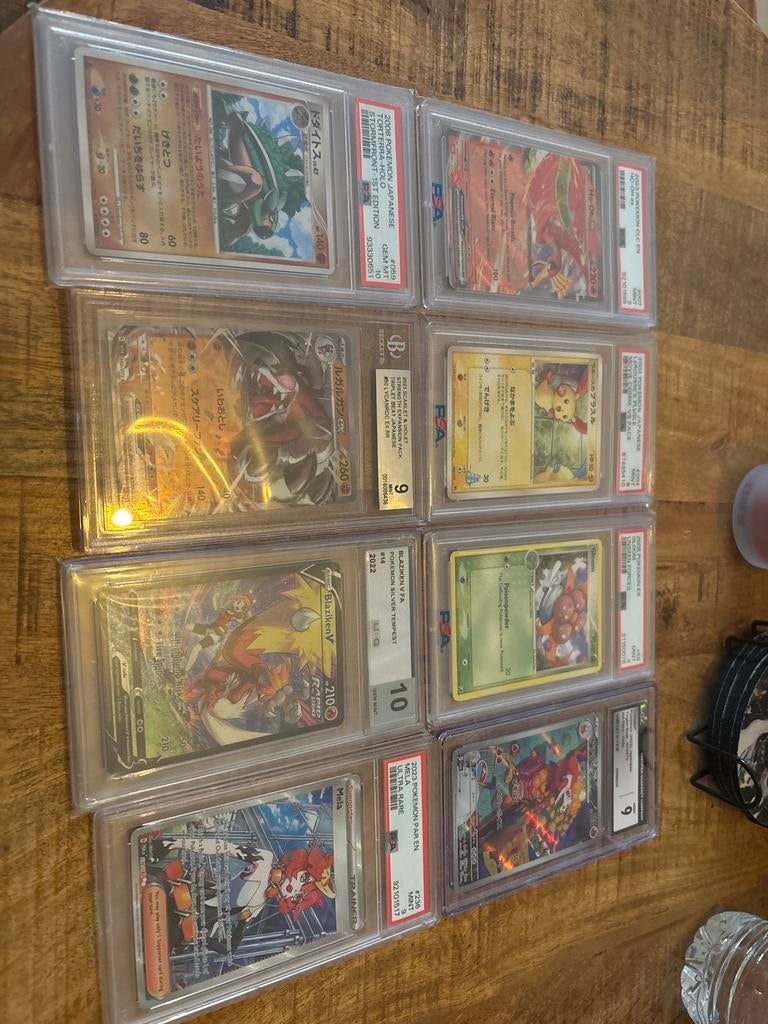 Graded pokemon slabs, Ophalen of Verzenden, Zo goed als nieuw, Meerdere kaarten
