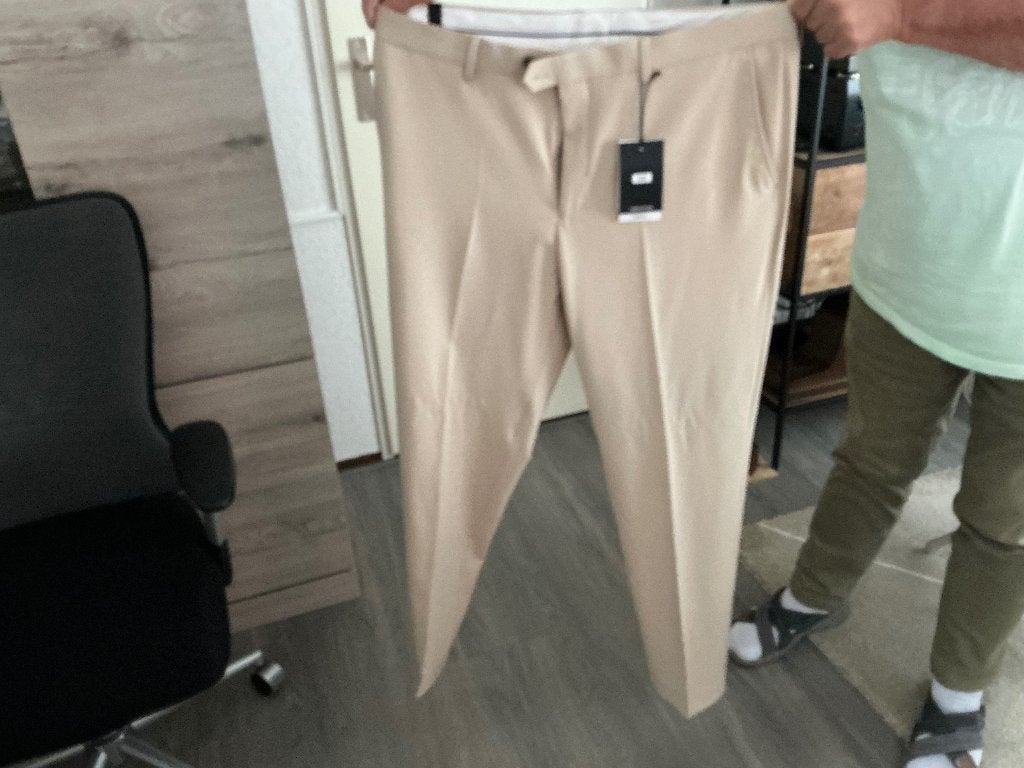 2 Nieuwe zomer pantalons maat 56 - zand & lichtgrijs, Ophalen, WE, Grijs, Maat 56/58 (XL)