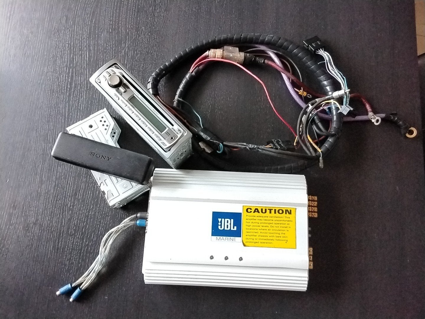 JBL Marine Versterker MA6004 & Sony CDX-MR10 Marine Radio, Ophalen of Verzenden