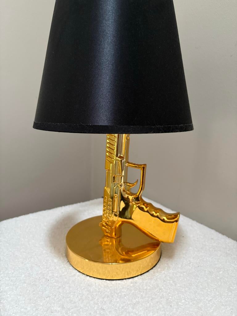 Gouden tafellamp met zwarte kap, Ophalen of Verzenden, Zo goed als nieuw, Metaal, 50 tot 75 cm