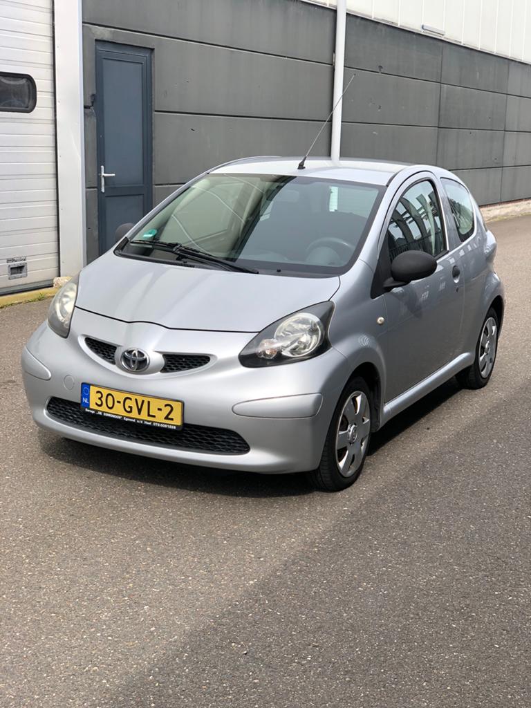 Toyota Aygo 1.0 12V Vvt-i 3DRS MMT 2008 Grijs, Auto's, Toyota, Voorwielaandrijving, 4 stoelen, 68 pk, Origineel Nederlands