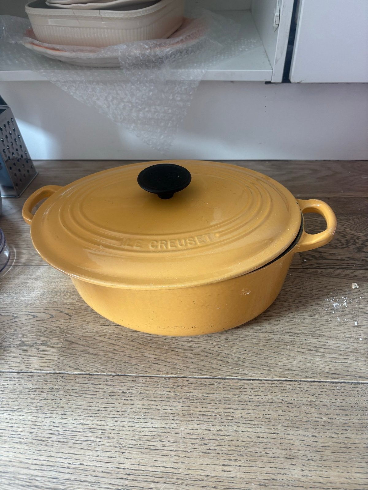 Le Creuset braadpan geel - Gebruikt, niet goed schoongemaakt, Huis en Inrichting, Keuken | Potten en Pannen, Ophalen, Gebruikt