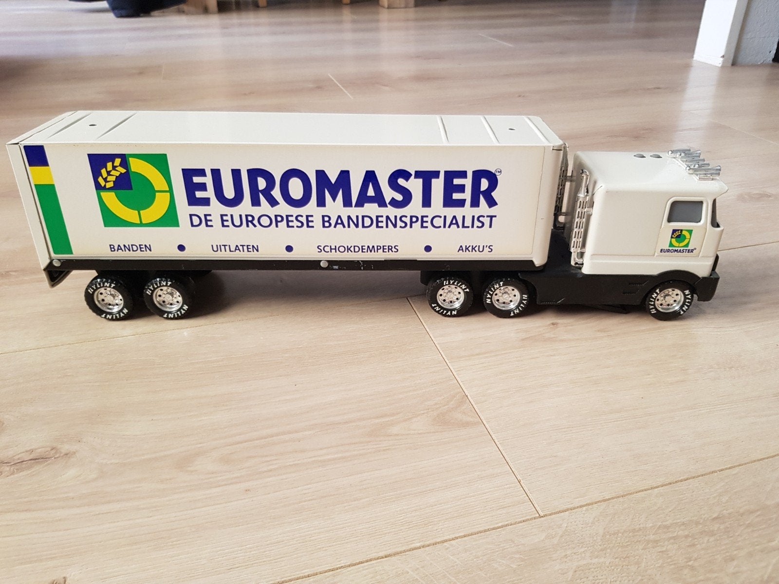 Euromaster vrachtwagen metaal model, Gebruikt, Groter dan 1:32, Truck, Ophalen