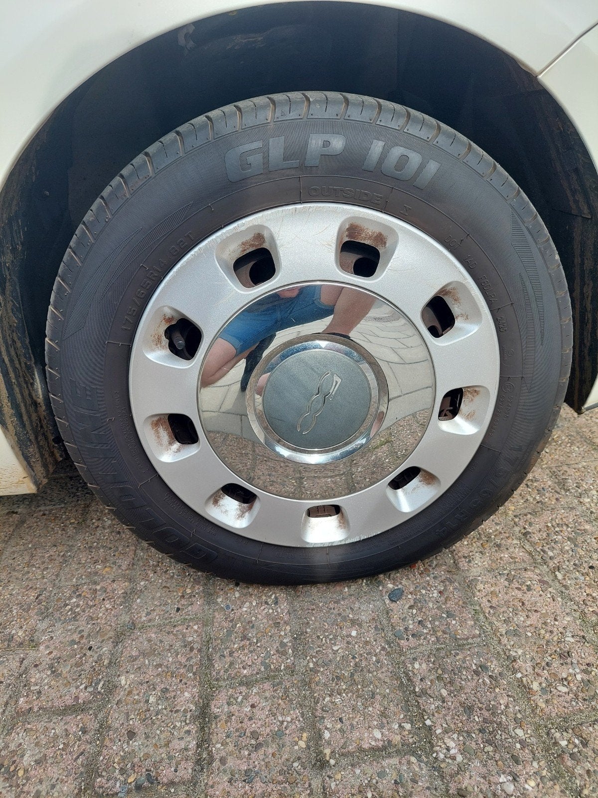 Fiat 500 stalen velg met zomerband 175/65R14, Auto diversen, Ophalen, Gebruikt