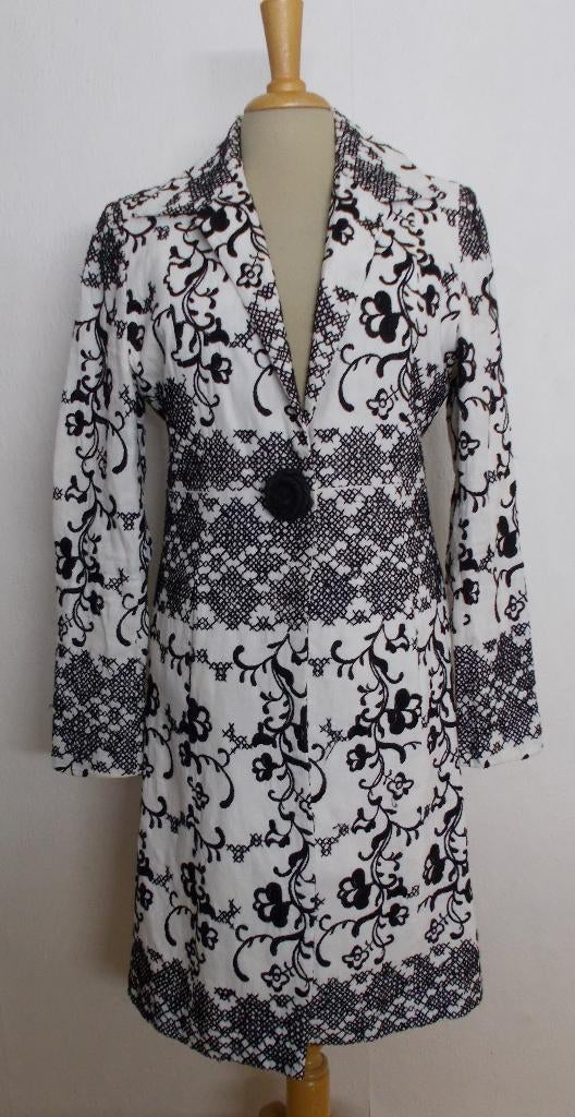 Prachtige sier jas met borduursels van Sophia Pigozzi! S/38, Kleding | Dames, Verzenden, Zo goed als nieuw, Maat 36 (S), Wit
