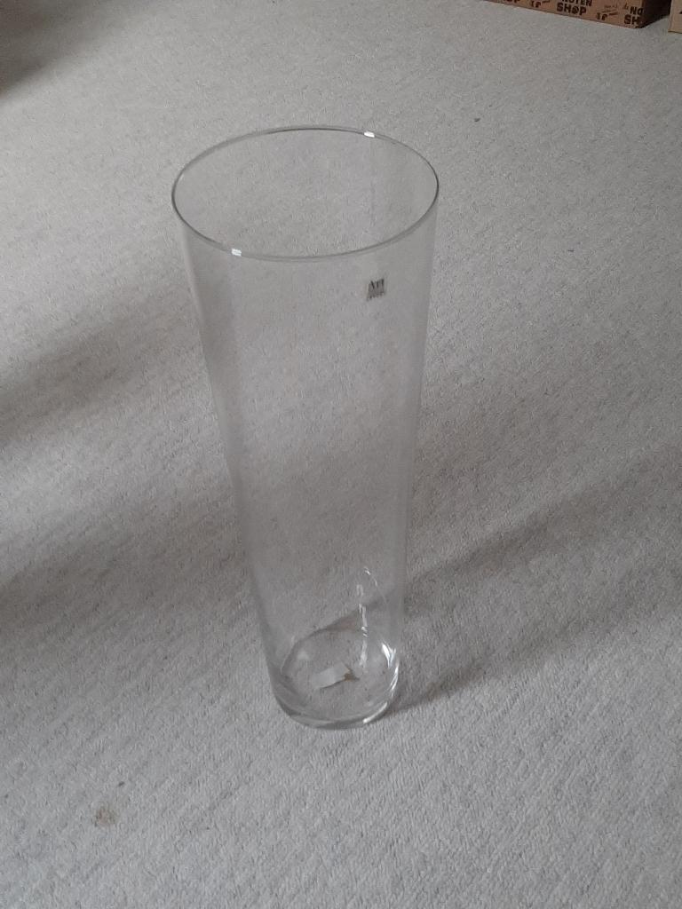 Zo goed als nieuw glazen vaas , hoogte 90 centimeter, Overige kleuren, Ophalen of Verzenden, 75 cm of meer, Glas