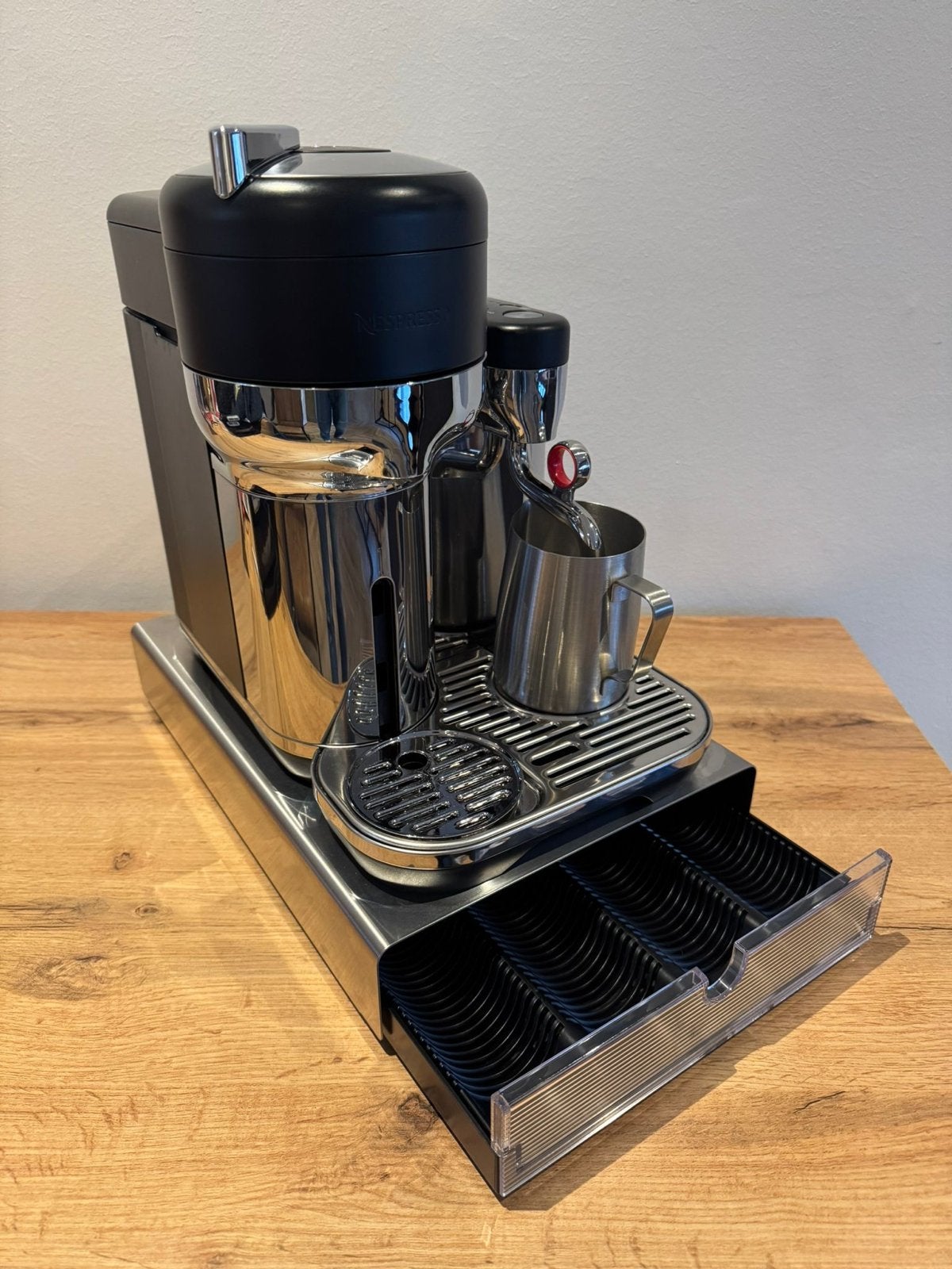 Nespresso Sage Vertuo machine + cup lade - ZGAN!, Koffiepads en cups, Koffiemachine, Ophalen of Verzenden, Zo goed als nieuw