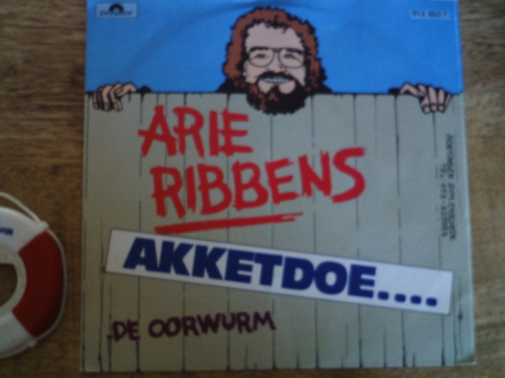 arie ribbens - akketdoe...   1jul, 7 inch, Ophalen of Verzenden, Zo goed als nieuw, Fotohoes
