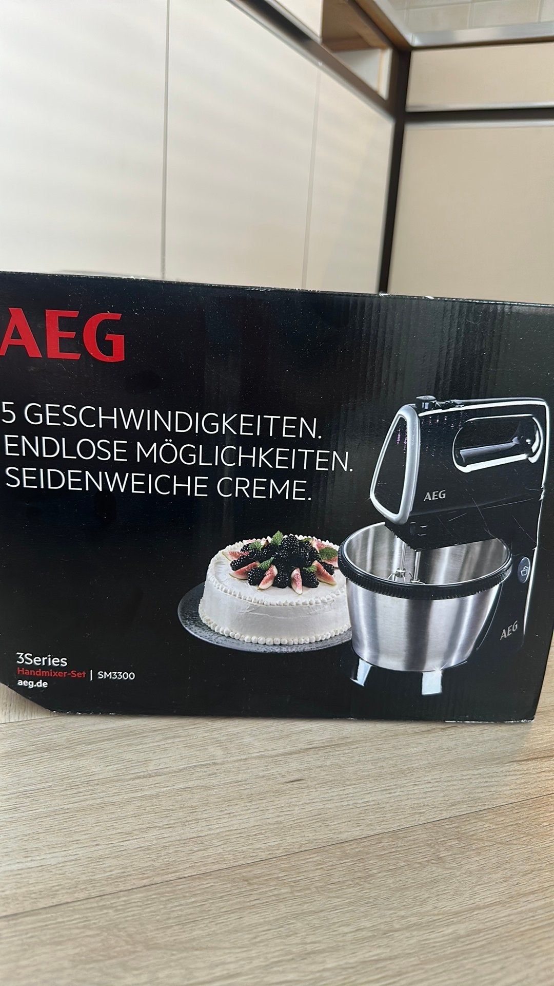 AEG Handmixer - nieuw in dichte doos, Witgoed en Apparatuur, Keukenmixers, Minder dan 1 liter, Ophalen of Verzenden, Nieuw, 3 snelheden of meer