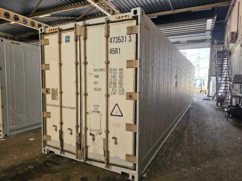 VERNOOY REEFERS 120558, Dave Vernooij, Davevernooij@icloud.com, Kellensedwarsweg 9
4004JC  Tiel, NL