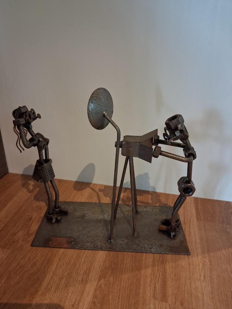 Hinz & Kunst metalen sculptuur: fotograaf met fotomodel, Ophalen of Verzenden