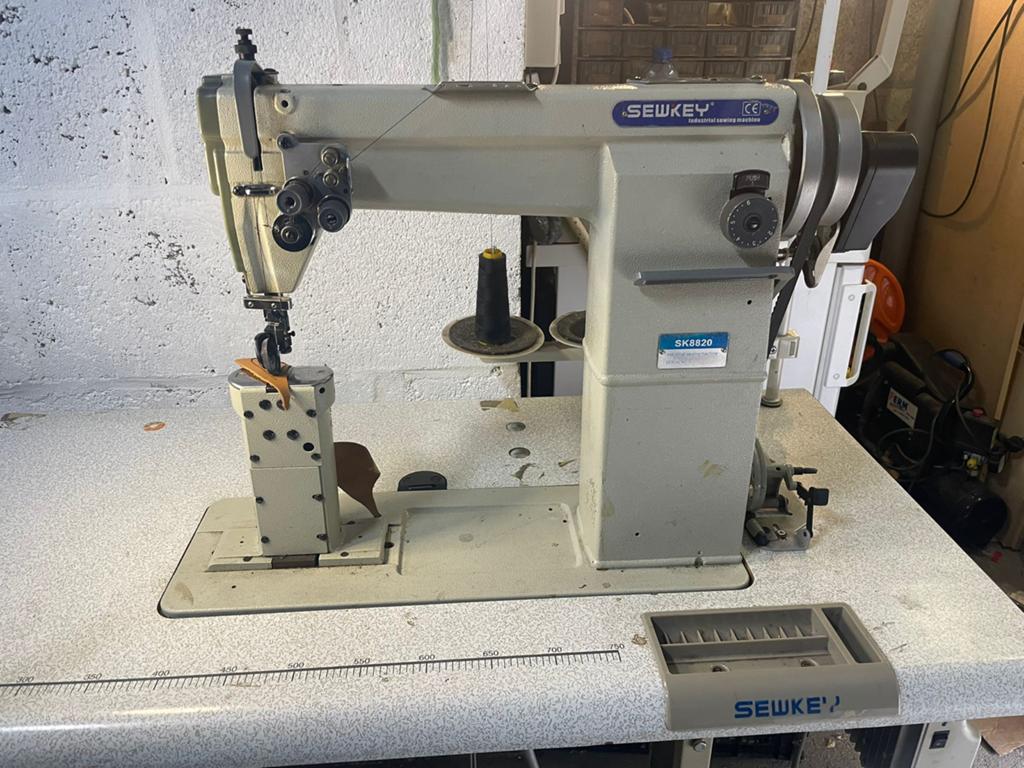 Industriële Naaimachine Sewkey SK8820 - Zo goed als nieuw, Hobby en Vrije tijd, Naaimachines en Toebehoren, Overige merken, Ophalen of Verzenden