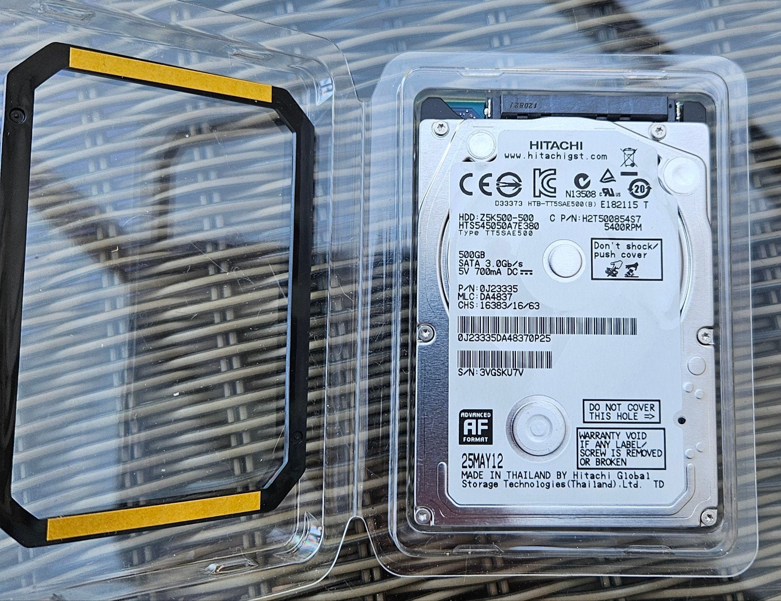 Hitachi 500GB 2.5 inch SATA HDD met opvulraampje, Intern, Gebruikt, Ophalen of Verzenden, Hitachi