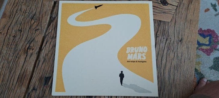 Bruno Mars - Doo-Wops & Hooligans LP (persfout), Ophalen of Verzenden, LP