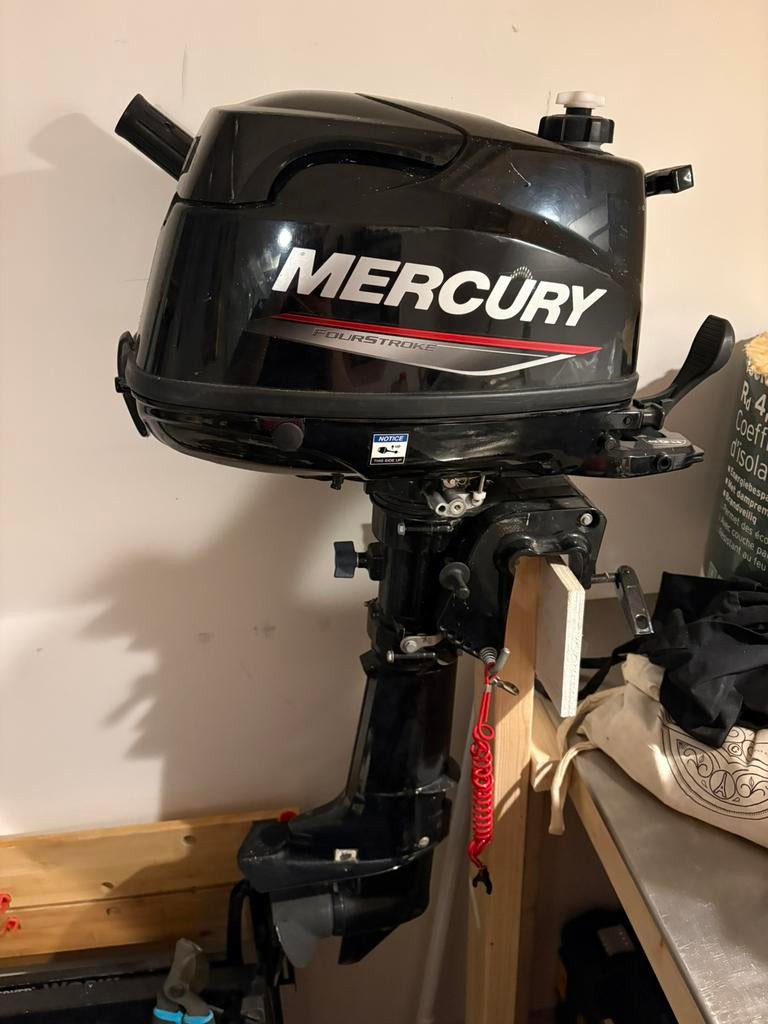 Mercury 5pk 4takt buitenboordmotor met laadspoel, Ophalen, Gebruikt, 5 tot 10 pk, Viertaktmotor