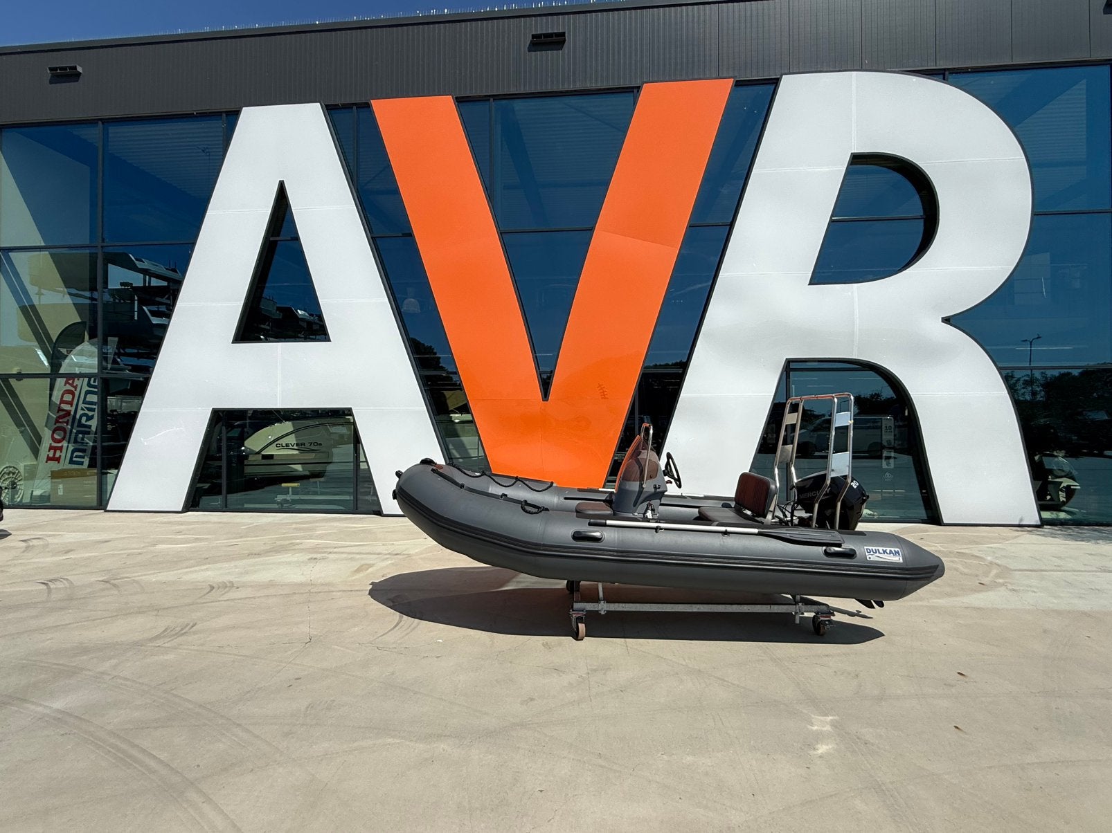 Nagenoeg nieuwe 4,50 rib met nieuwe 20 pk mercury, Watersport en Boten, Polyester/glasvezel, Inclusief motor, 6 pk, Ophalen of Verzenden