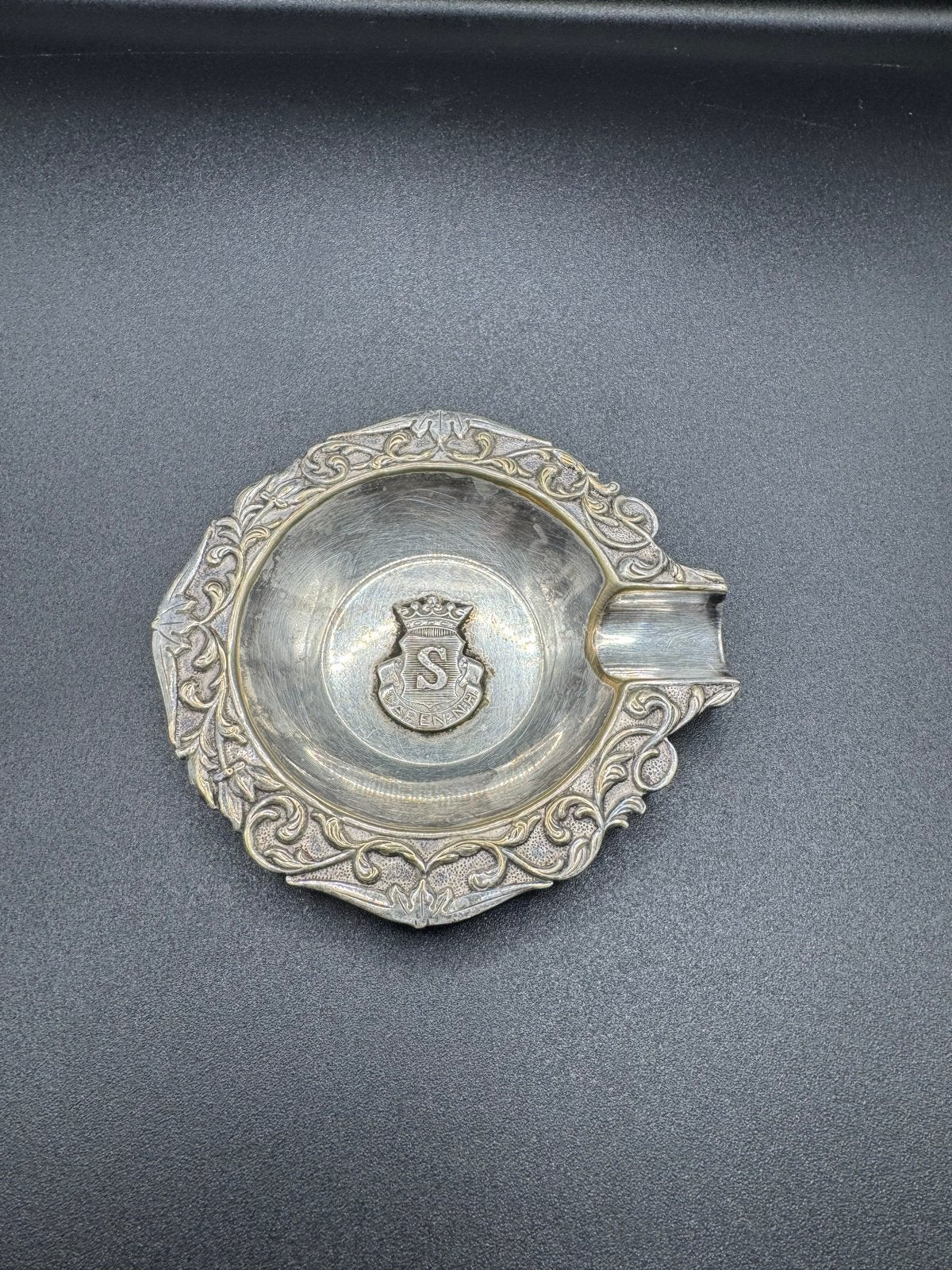 Vintage Asbak met Filigraan en Monogram 'S', Ophalen of Verzenden