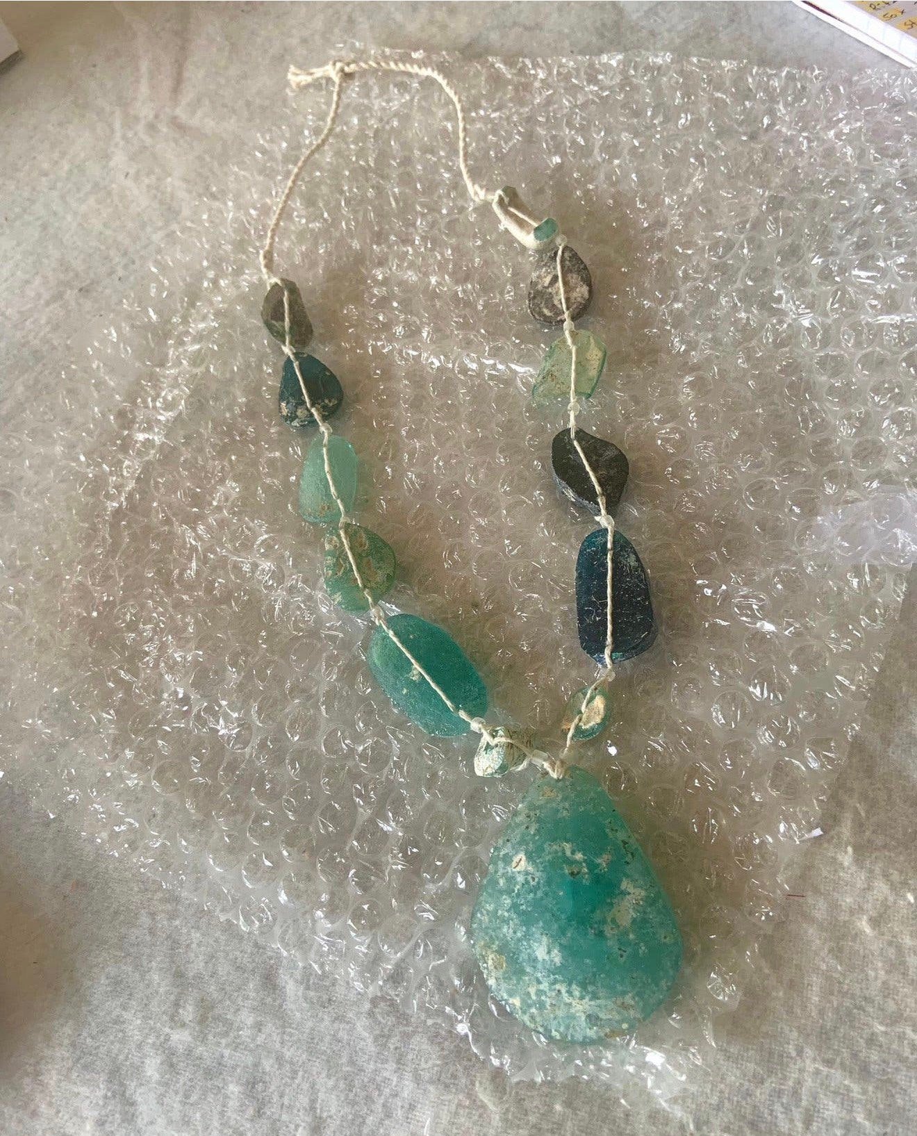 antiek Handgemaakt romeinse glaskralen hanger ketting Uniek, Sieraden, Tassen en Uiterlijk, Ophalen of Verzenden, Overige materialen