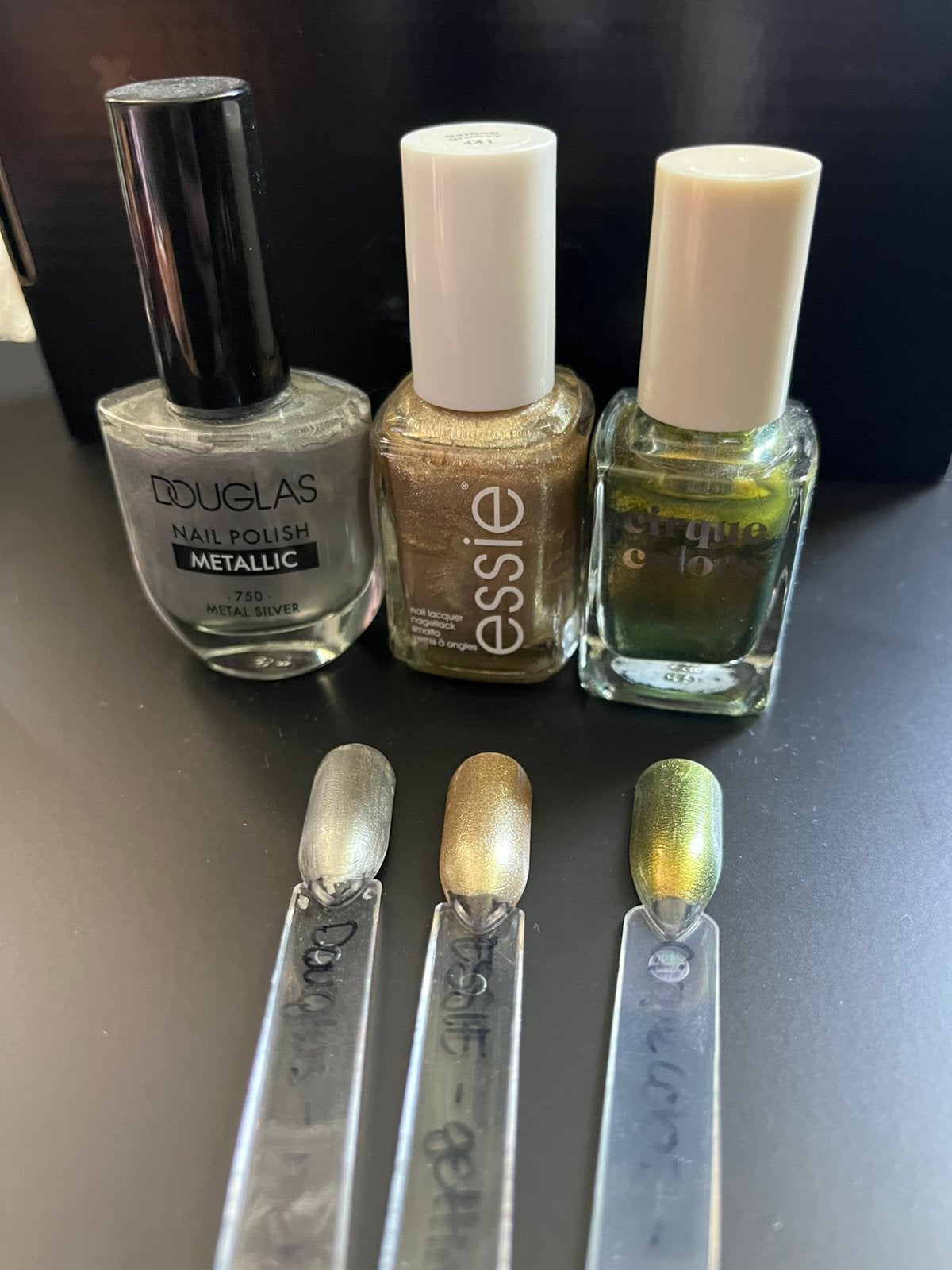 Drie metallic nagellakjes - zie omschrijving, Ophalen, Zo goed als nieuw, Overige kleuren, Handen en Nagels