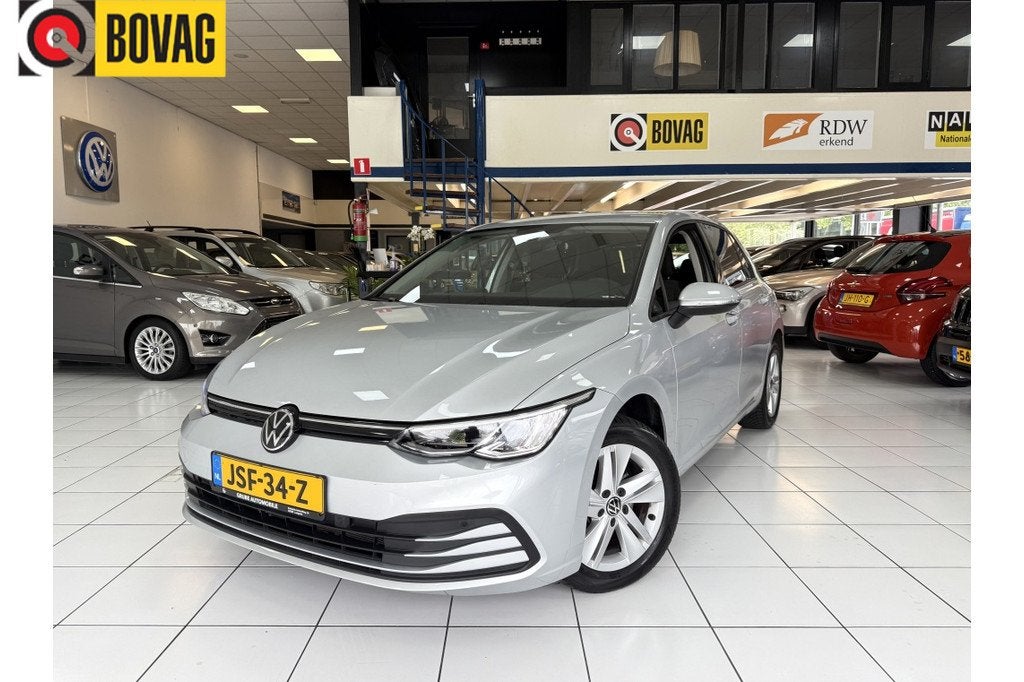 Volkswagen Golf 2.0 TDI Life Bns NAP Automaat (bj 2023), Auto's, Stof, Gebruikt, Euro 6, 4 cilinders