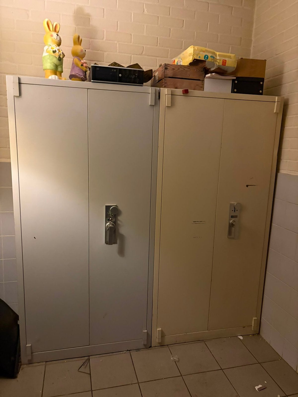 2 brandwerende archiefkasten van De Raat nette staat, Huis en Inrichting, Kasten | Lockerkasten, Ophalen, Safe, A, A