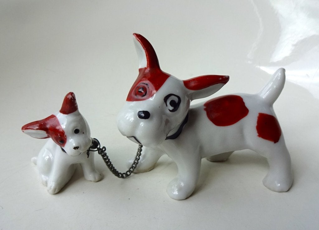 Vintage Japanse honden beeldjes: moeder + puppy aan ketting, Ophalen of Verzenden