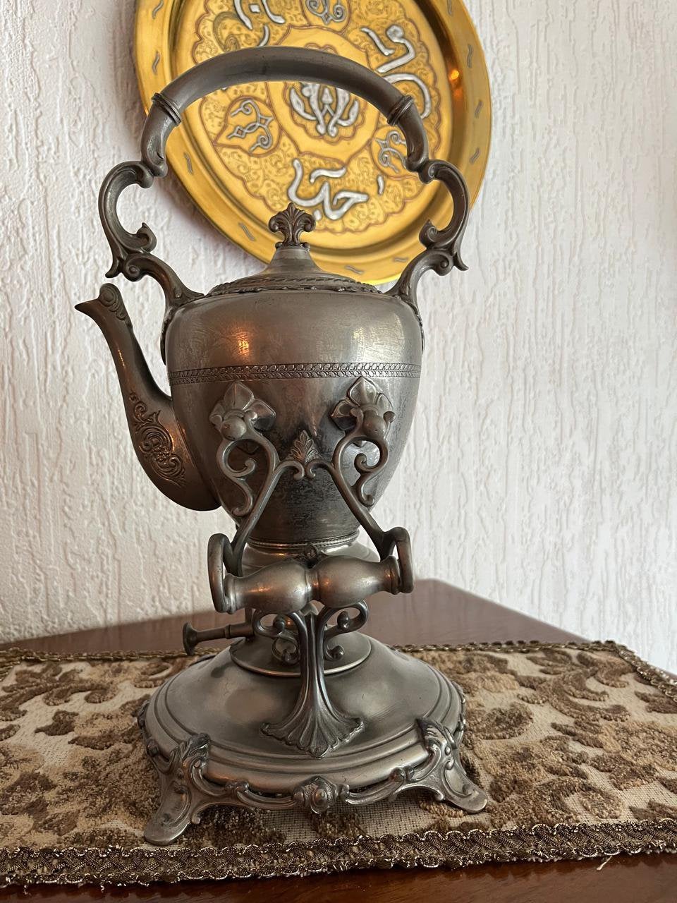 Tinne koffie pot op standaard, Ophalen