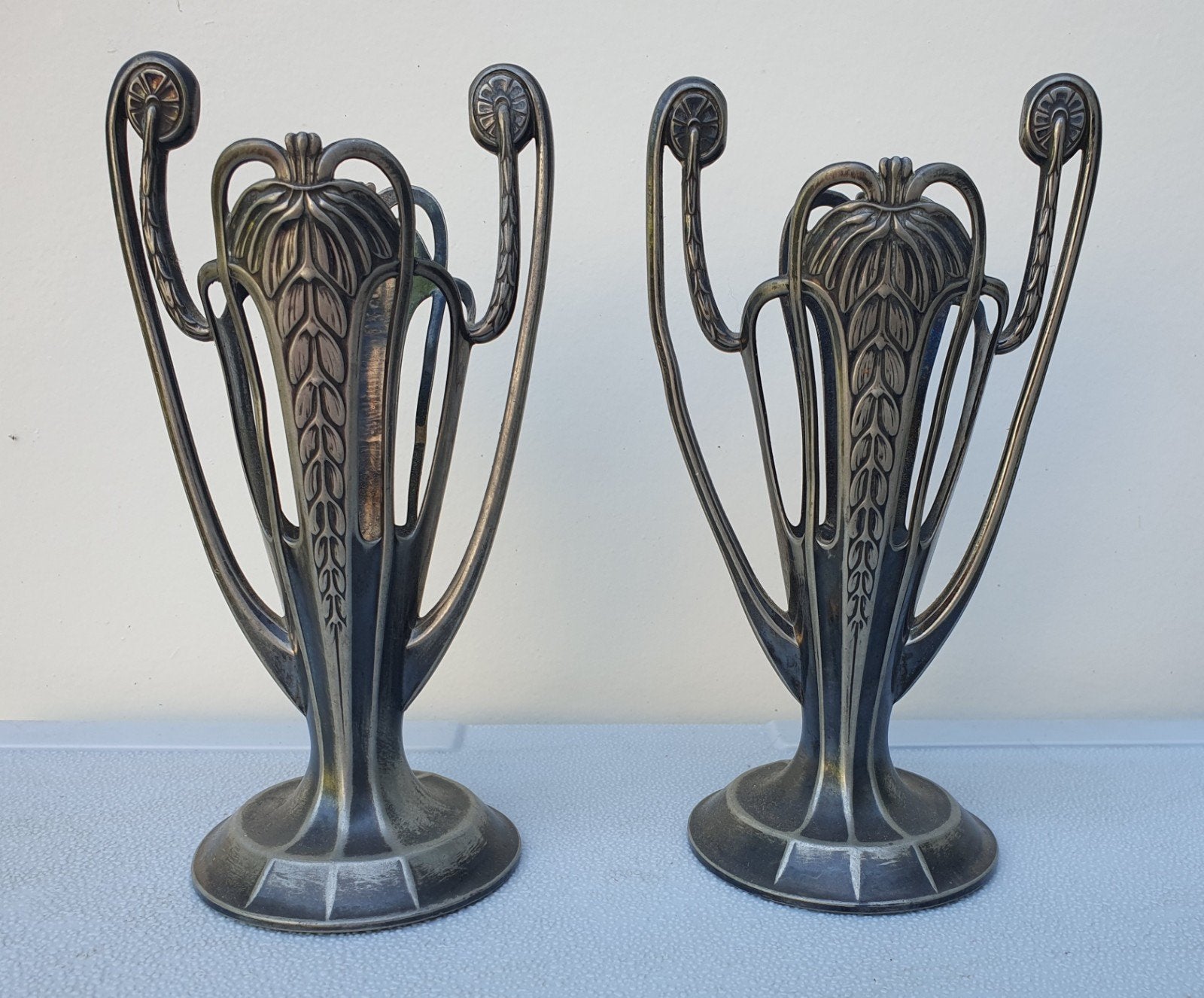 WMF Jugendstil vaashouders, gemerkt en genummer, Antiek en Kunst, Verzenden