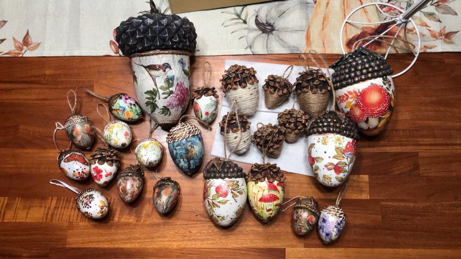Handgemaakte decoratieve eikels en dennenappels herfst, Ophalen of Verzenden, Nieuw