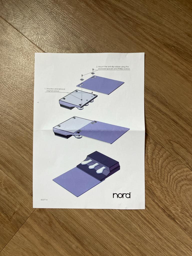 Rubberen mat voor onder Nord piano pedaal, Muziek en Instrumenten, Ophalen of Verzenden, Nieuw