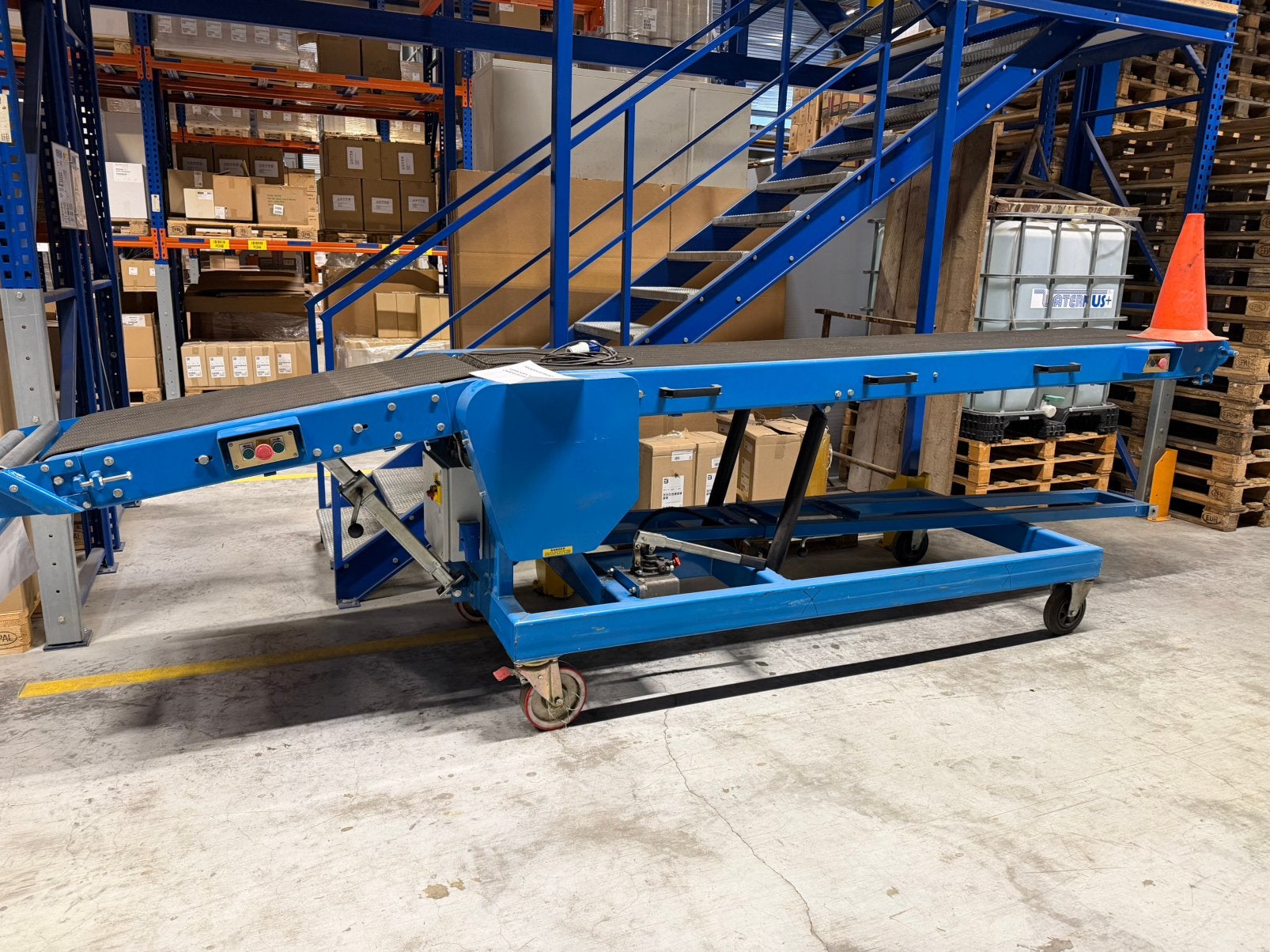 Transportband vrachtwagen losser, Ophalen