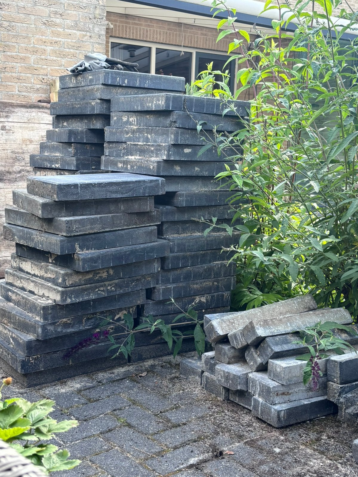 Gratis! Bestrating, 42x42x6 tegels en stukken, Ophalen, Gebruikt, 10 m² of meer, Beton
