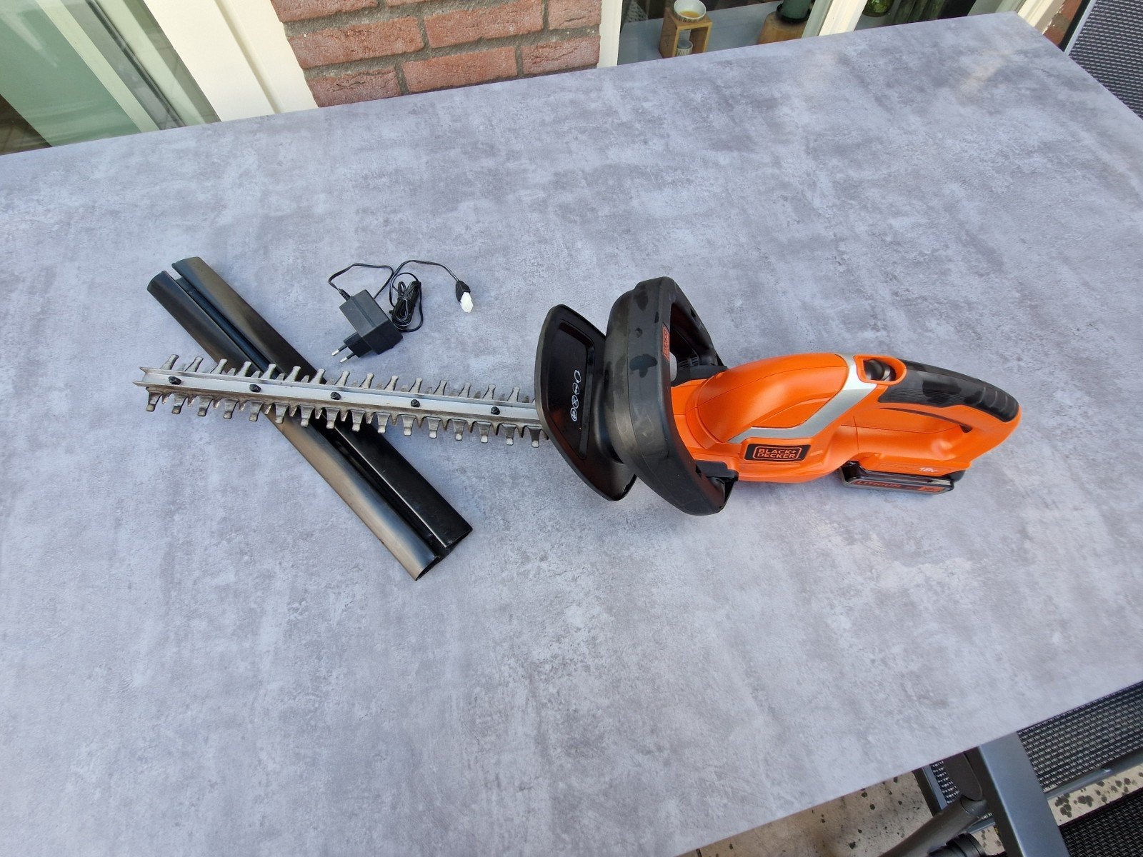 Black & Decker 18v accu heggenschaar, Ophalen, Accu