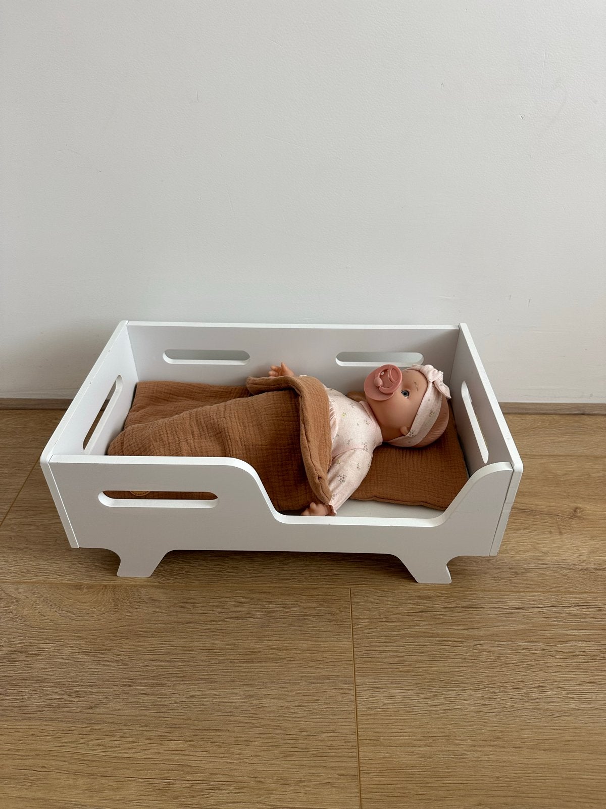 Petite Amélie poppenbedje incl. deken, kussen en pop, Ophalen, Gebruikt, Babypop