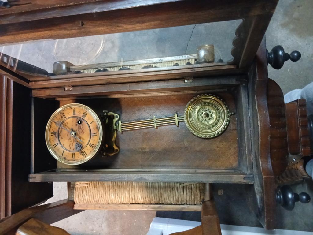Antieke houten wandklok met slinger en Romeinse cijfers, Ophalen of Verzenden