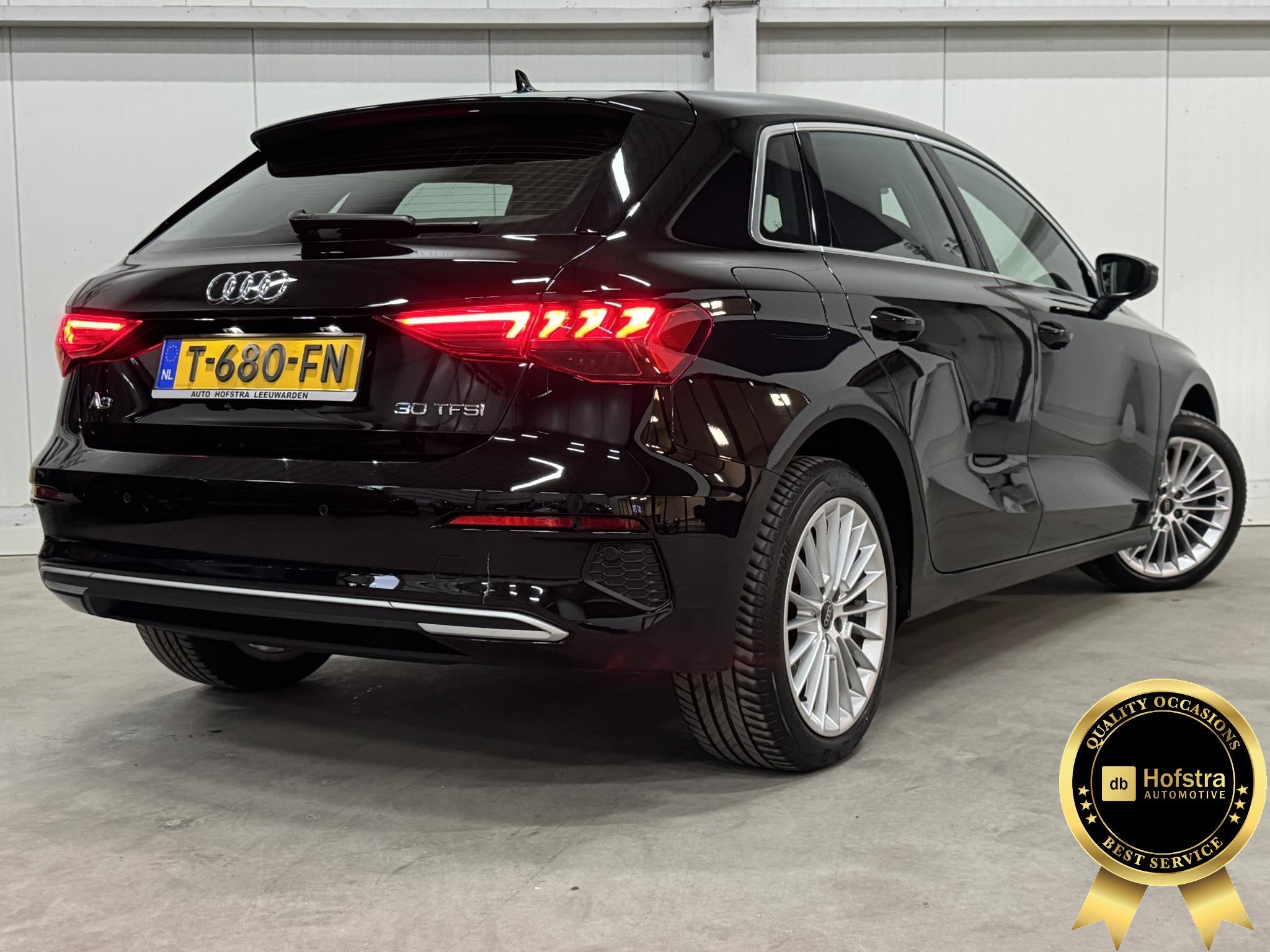 Audi A3 Sportback 30 TFSI Advanced edition AUTOMAAT DIGI-DAS, Stof, Gebruikt, Zwart, Bedrijf
