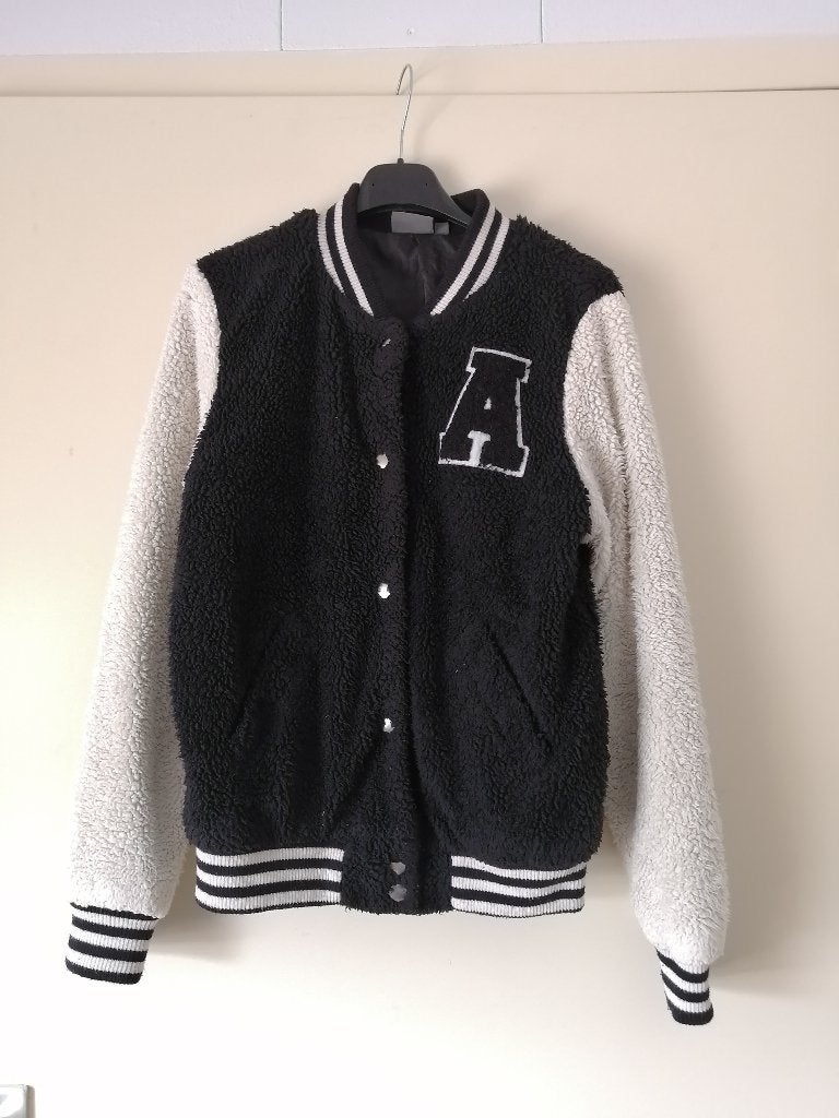 Fluffy Baseball Jack - Maat 36 / S - Letter A, Verzenden, Zwart, Zo goed als nieuw, Body Zone