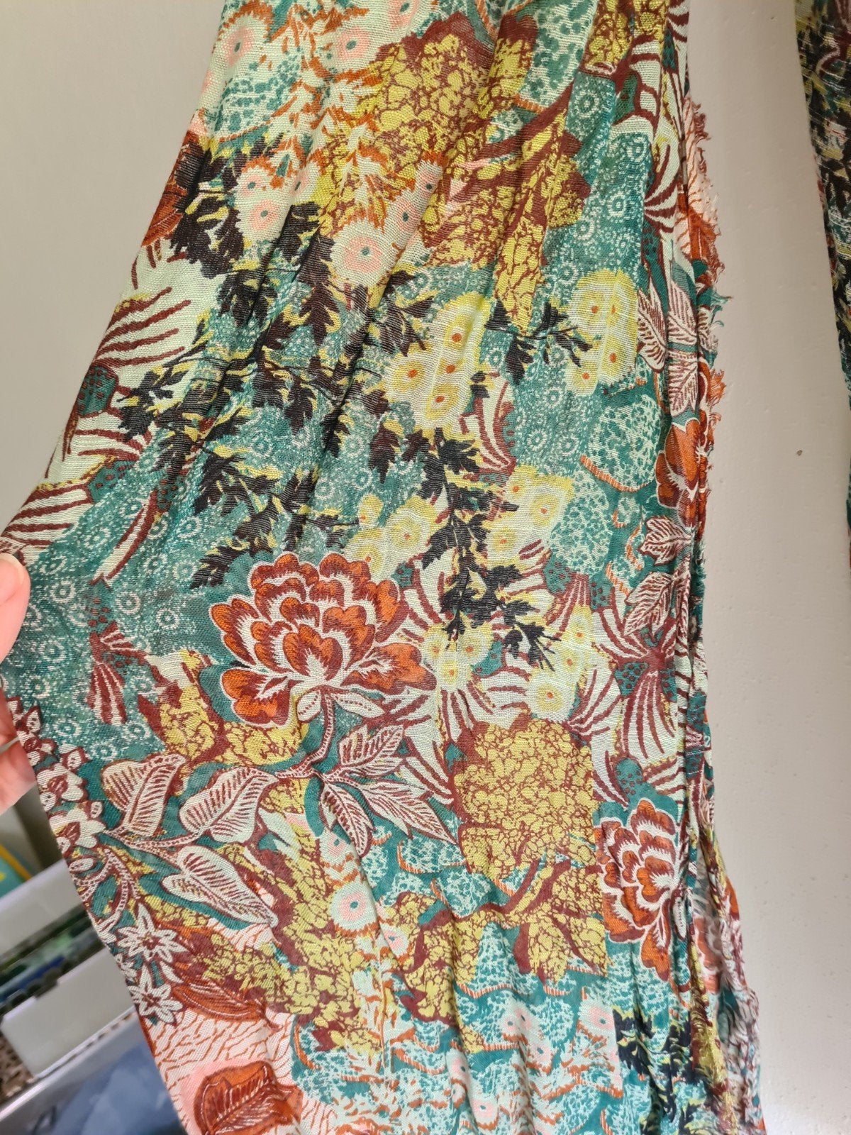 Twee sjaaltjes - zomers - zgan - Esprit en H&M, Esprit, Ophalen of Verzenden, Zo goed als nieuw