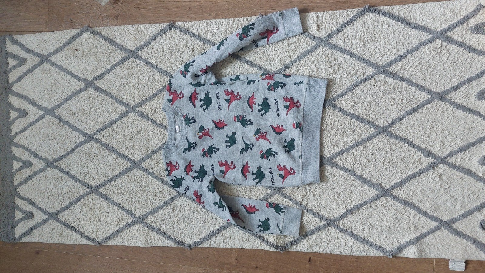 Leuke Kersttrui met dinosaurusprint - Maat 122/128, Ophalen of Verzenden, Gebruikt, Jongen of Meisje, Trui of Vest
