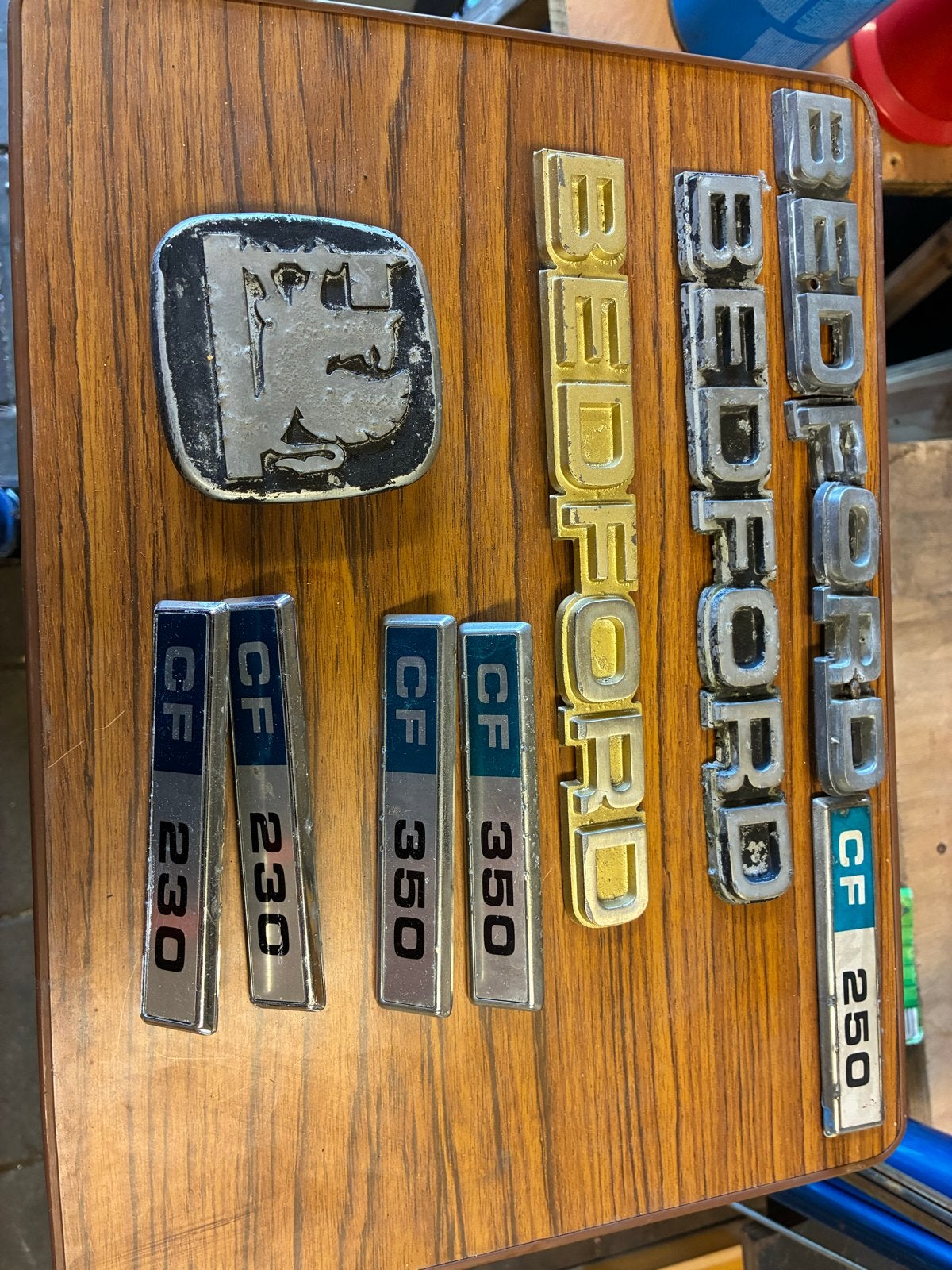 Bedford CF Emblemen en Badges - Diverse Modellen, Ophalen, Gebruikt, Overige automerken