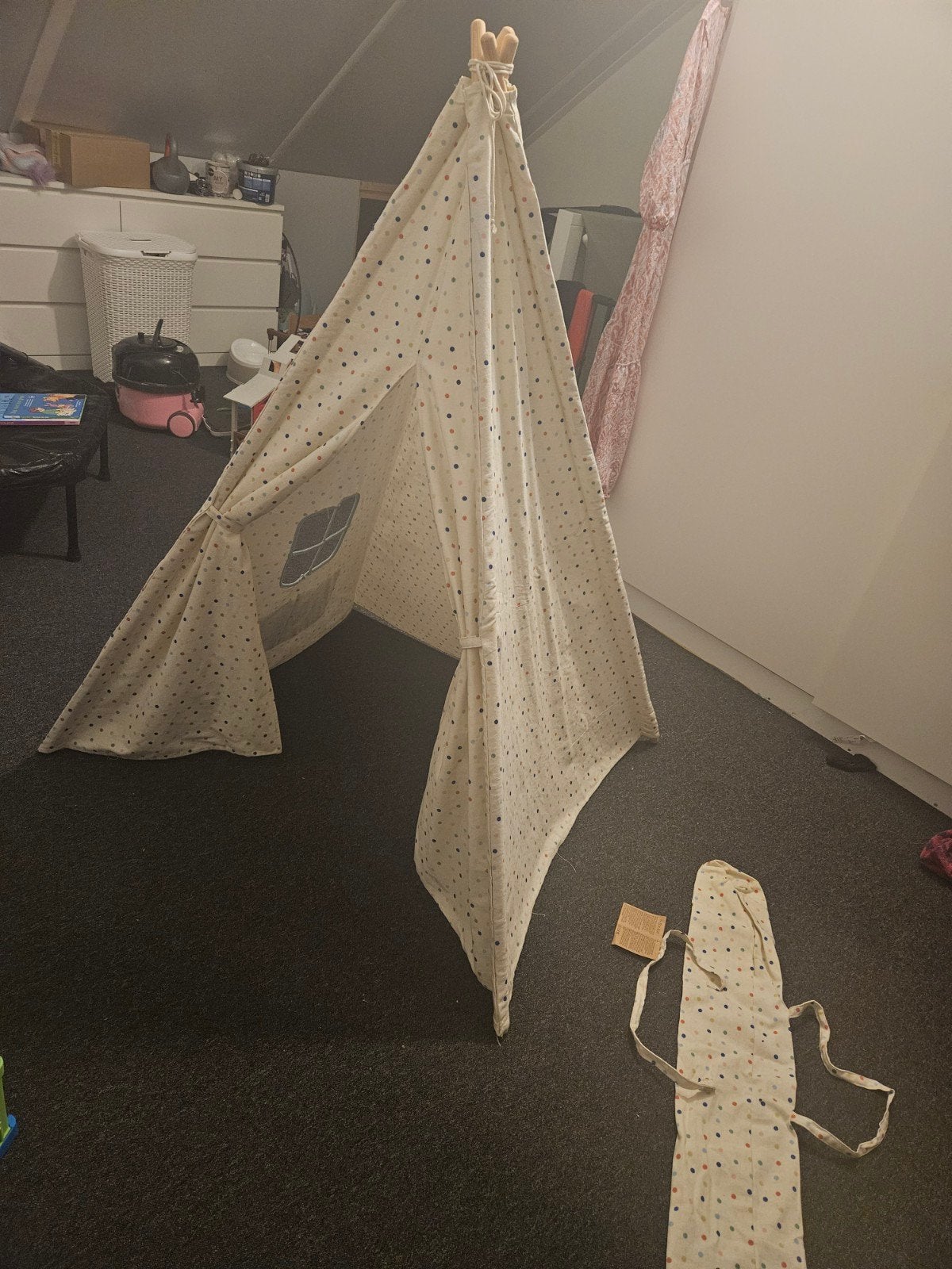 Søstrene Grene Speeltent Tipi met stippen, Kinderen en Baby's, Ophalen, Zo goed als nieuw