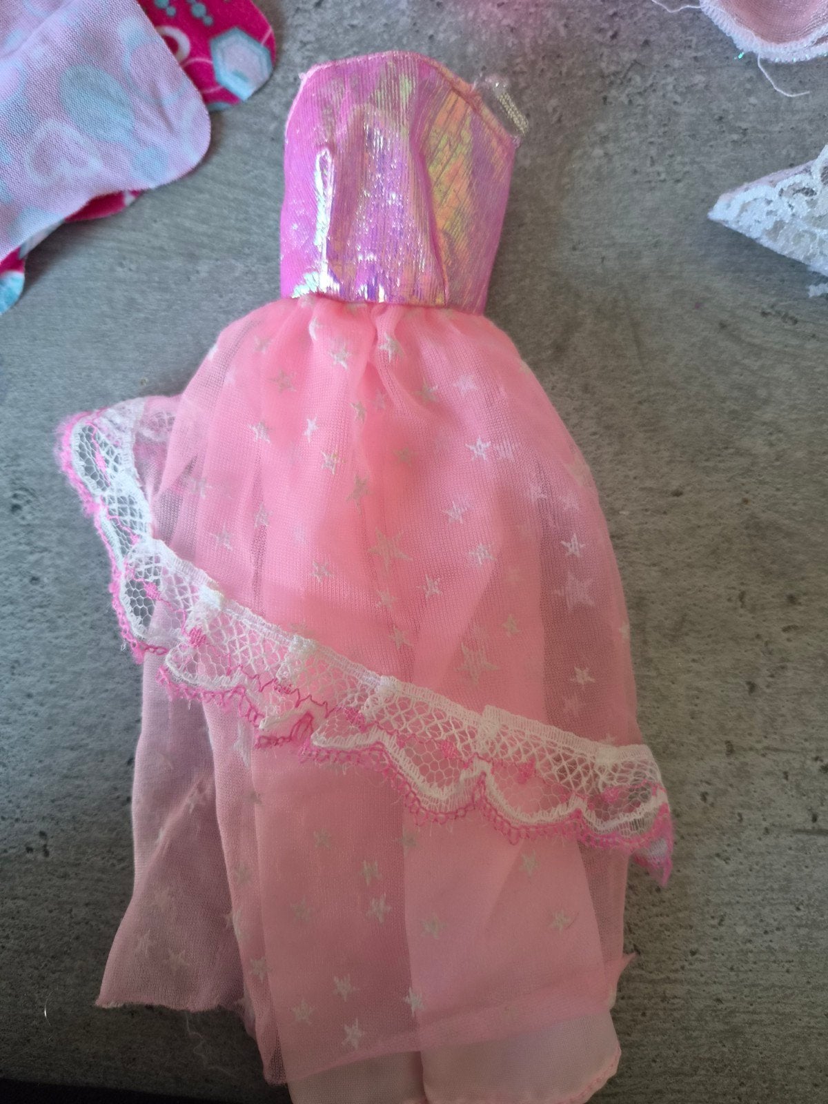 Roze Barbie jurk met sterren en kant, Ophalen of Verzenden, Gebruikt